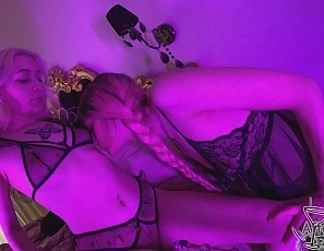 011425_18yo_alice_gets_her_pussy_banged_out_by_the_fucking_machine_and_alise_licks_her_clit_pussy_licking