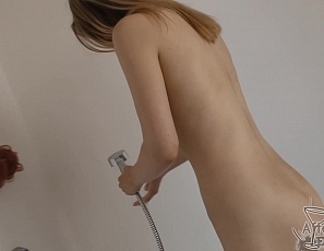 100317_hot_fresh_18yo_kerry_lets_camera_girl_becky_berry_lick_her_pussy_peeing_at_the_end