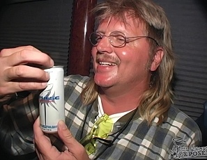 100612_music_festival_debauchery_on_tour_bus_girls_naked_and_sucking_dick